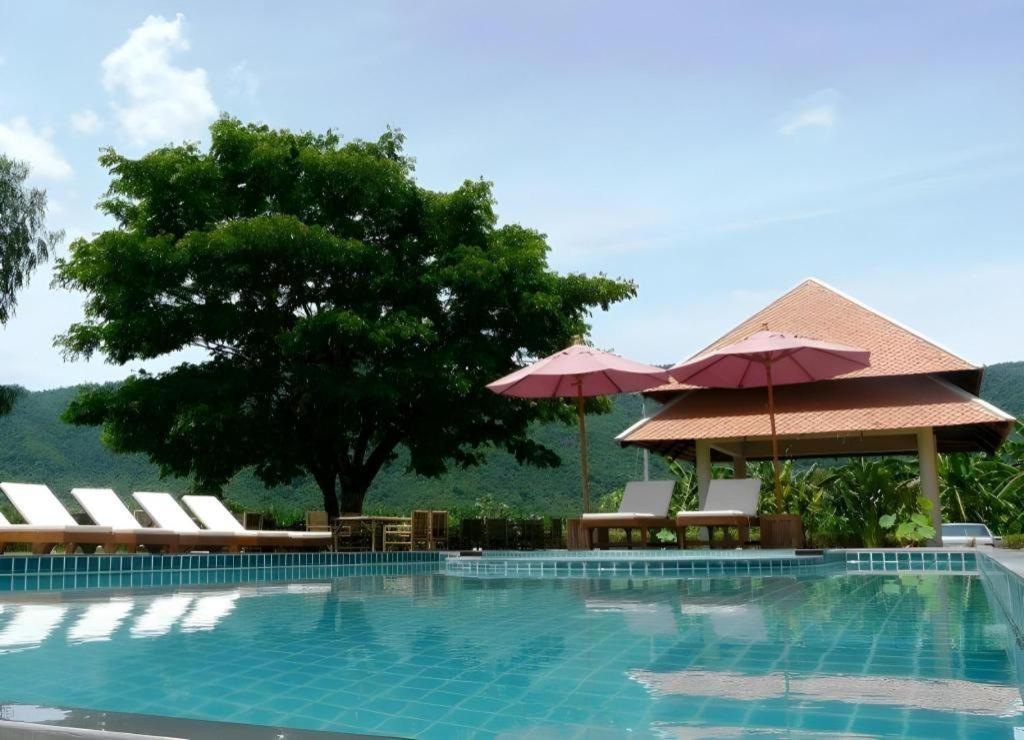 Lucerne Villa Resort Ban Bung Toei Exterior photo